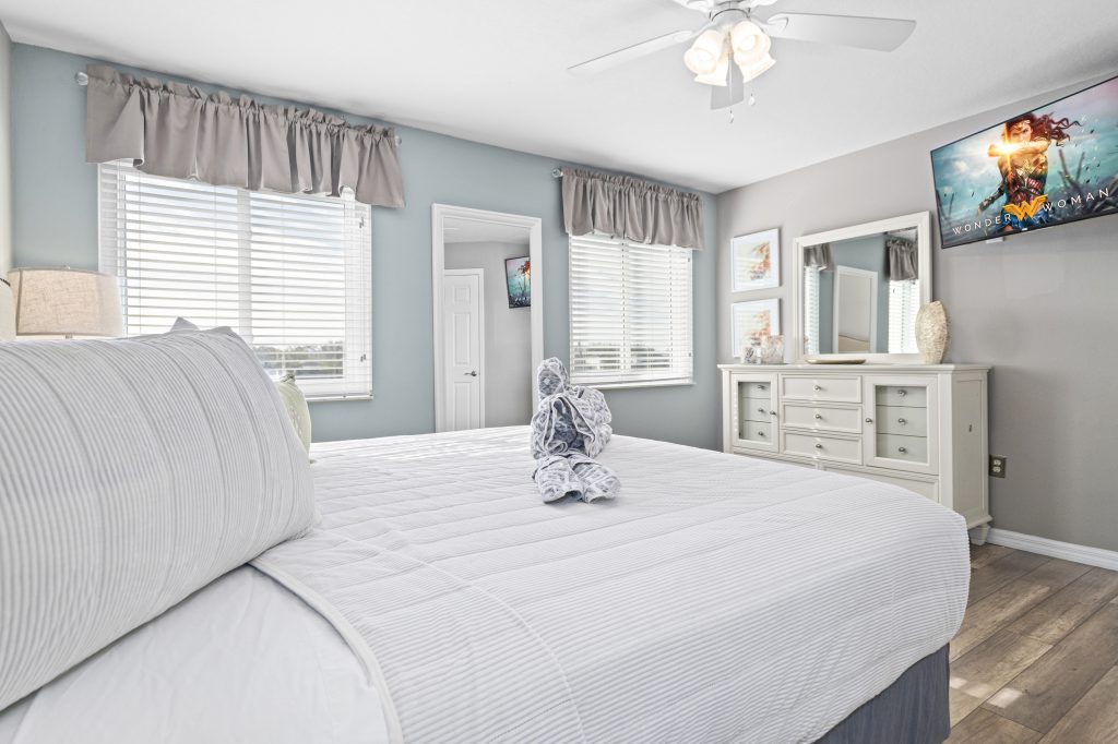 Bedroom 2 (Upstairs)