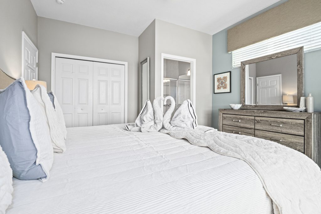 Bedroom 5 (Downstairs)